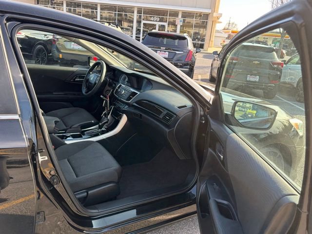 Used 2017 Honda Accord LX image 21