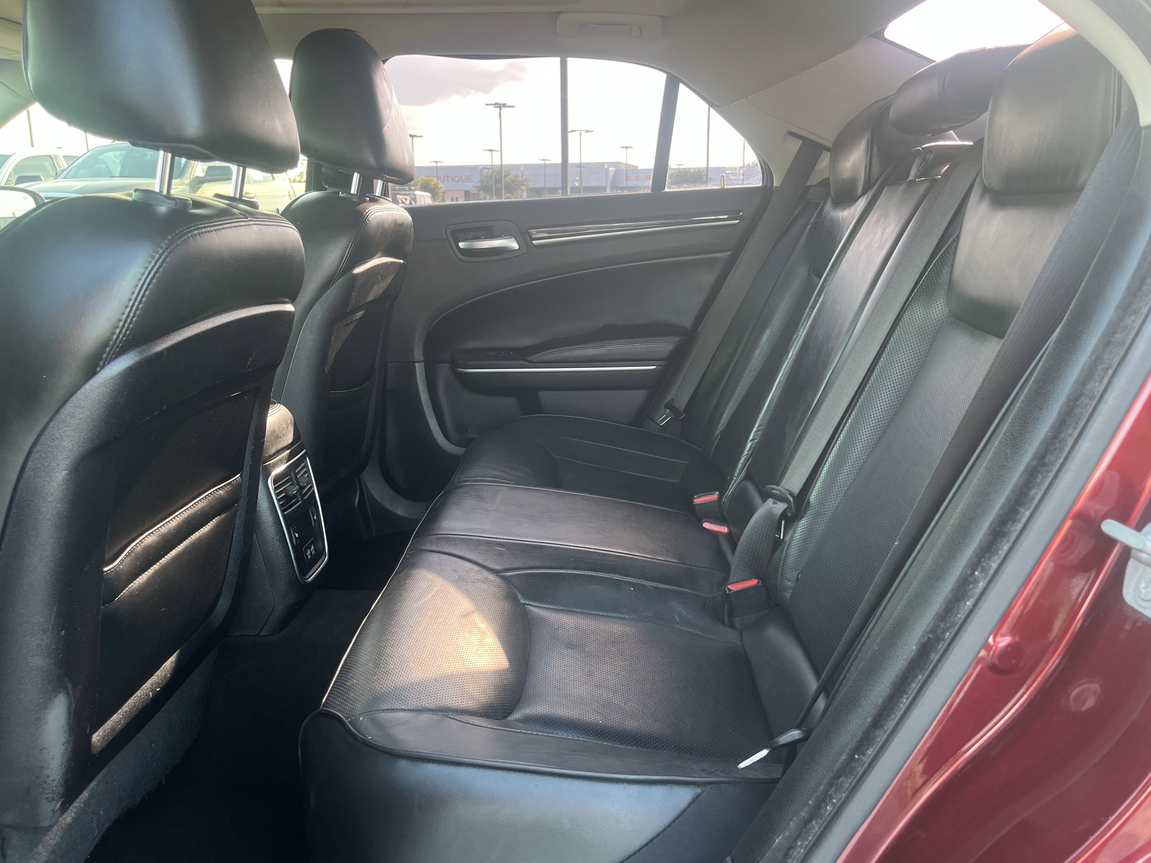 Used 2020 Chrysler 300 Limited RWD image 31