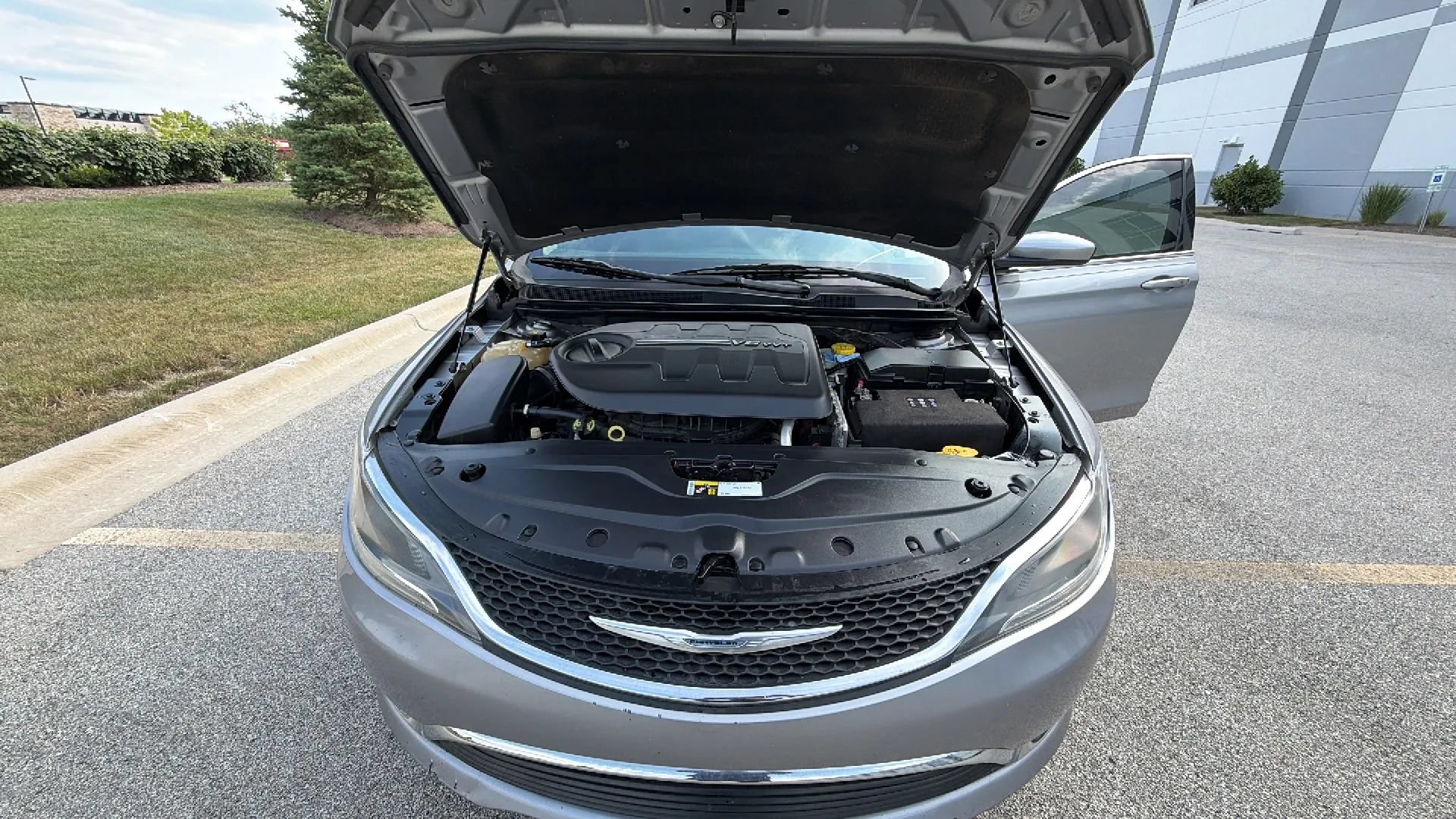 Used 2017 Chrysler 200 Limited Platinum w/ Comfort & Convenience Group FWD image 33