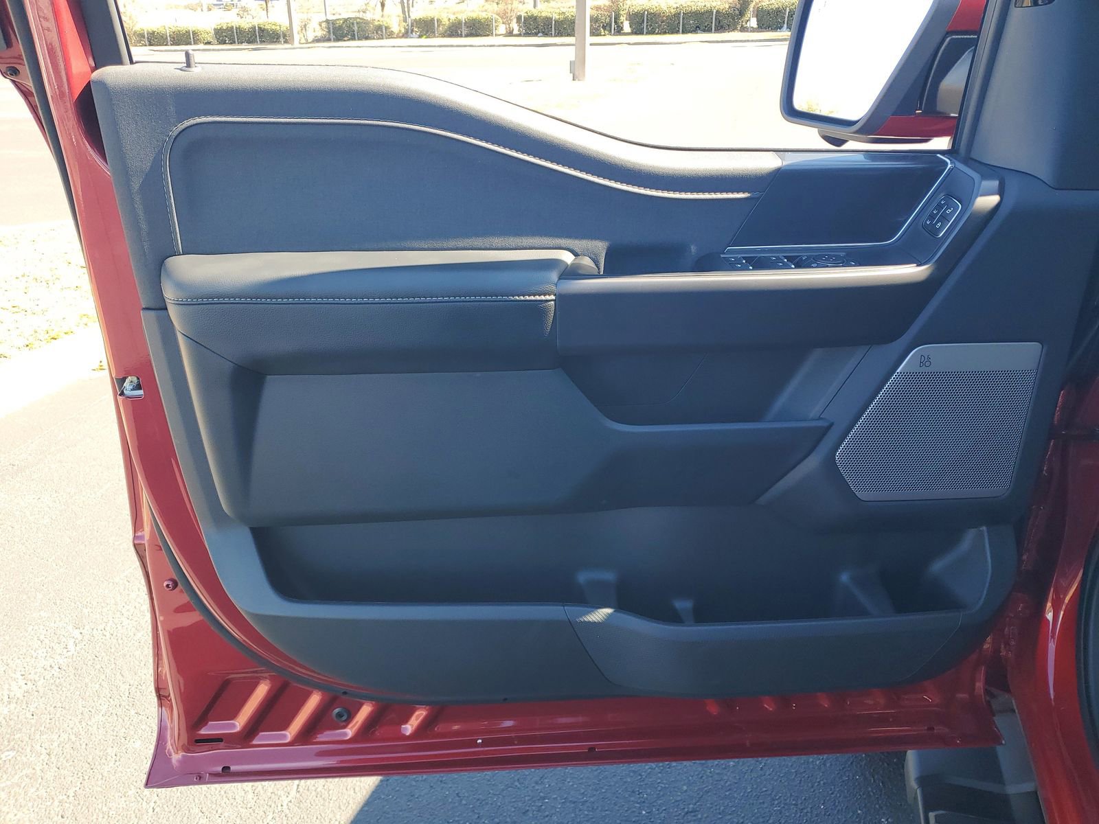 Used 2025 Ford F150 Lariat w/ Equipment Group 501A Mid AWD/4WD image 13