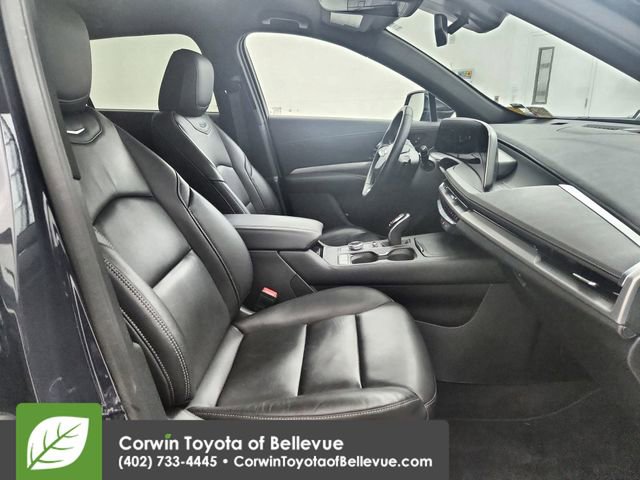 Used 2025 Cadillac XT4 Premium Luxury image 33