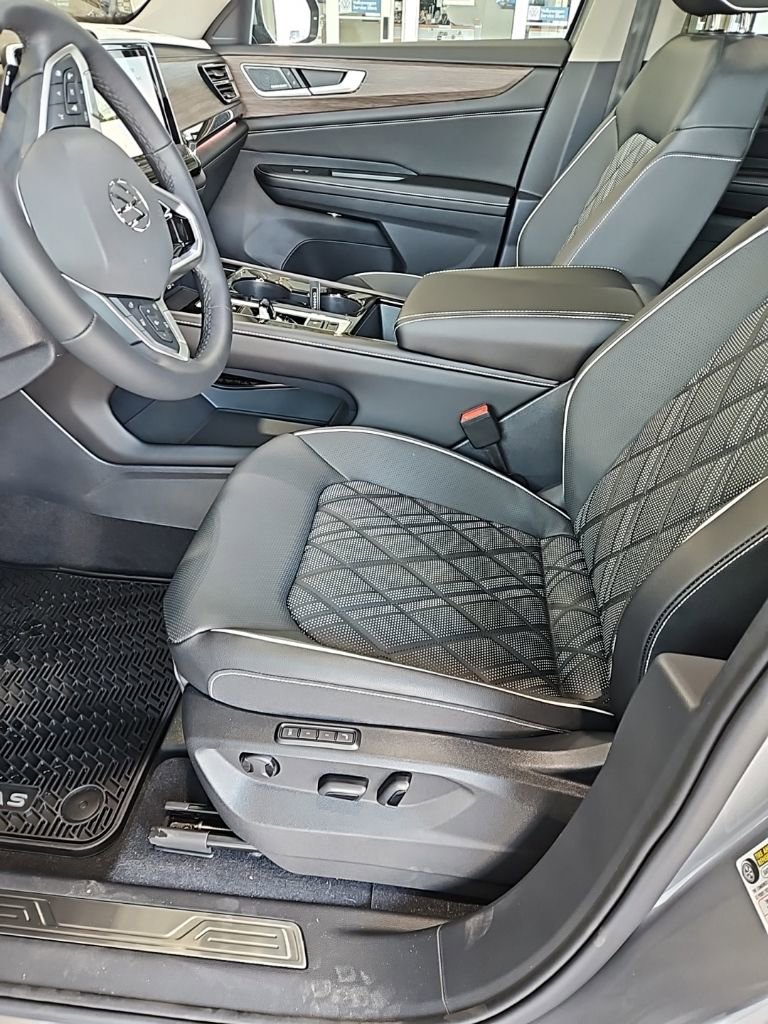 New 2026 Volkswagen Atlas SEL Premium R-Line AWD/4WD image 32