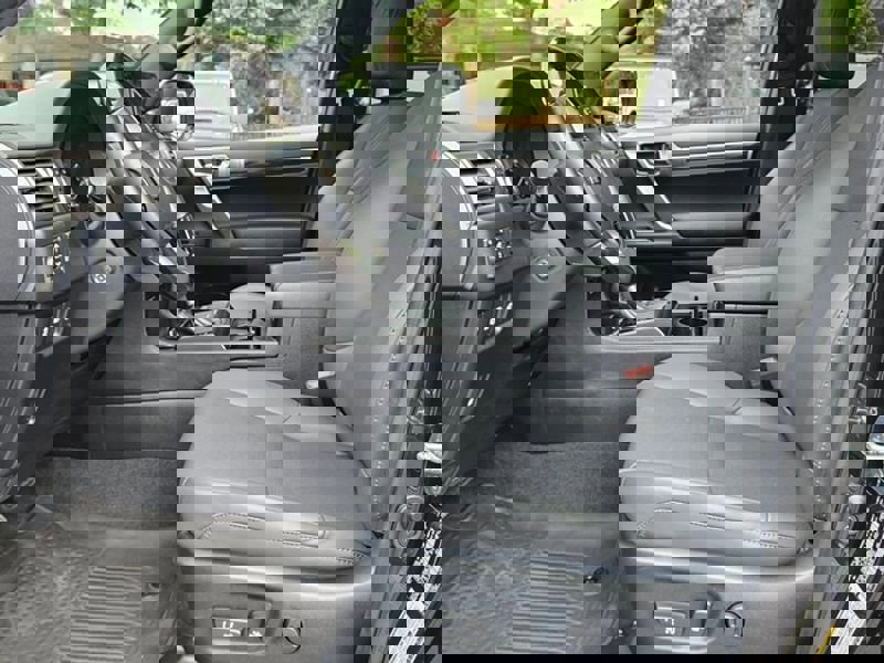 Used 2023 Lexus GX 460 Premium w/ Accessory Package image 5