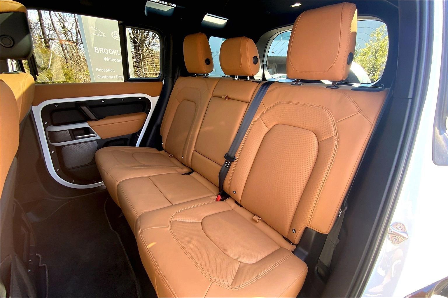 Certified 2024 Land Rover Defender 110 SE AWD/4WD image 20