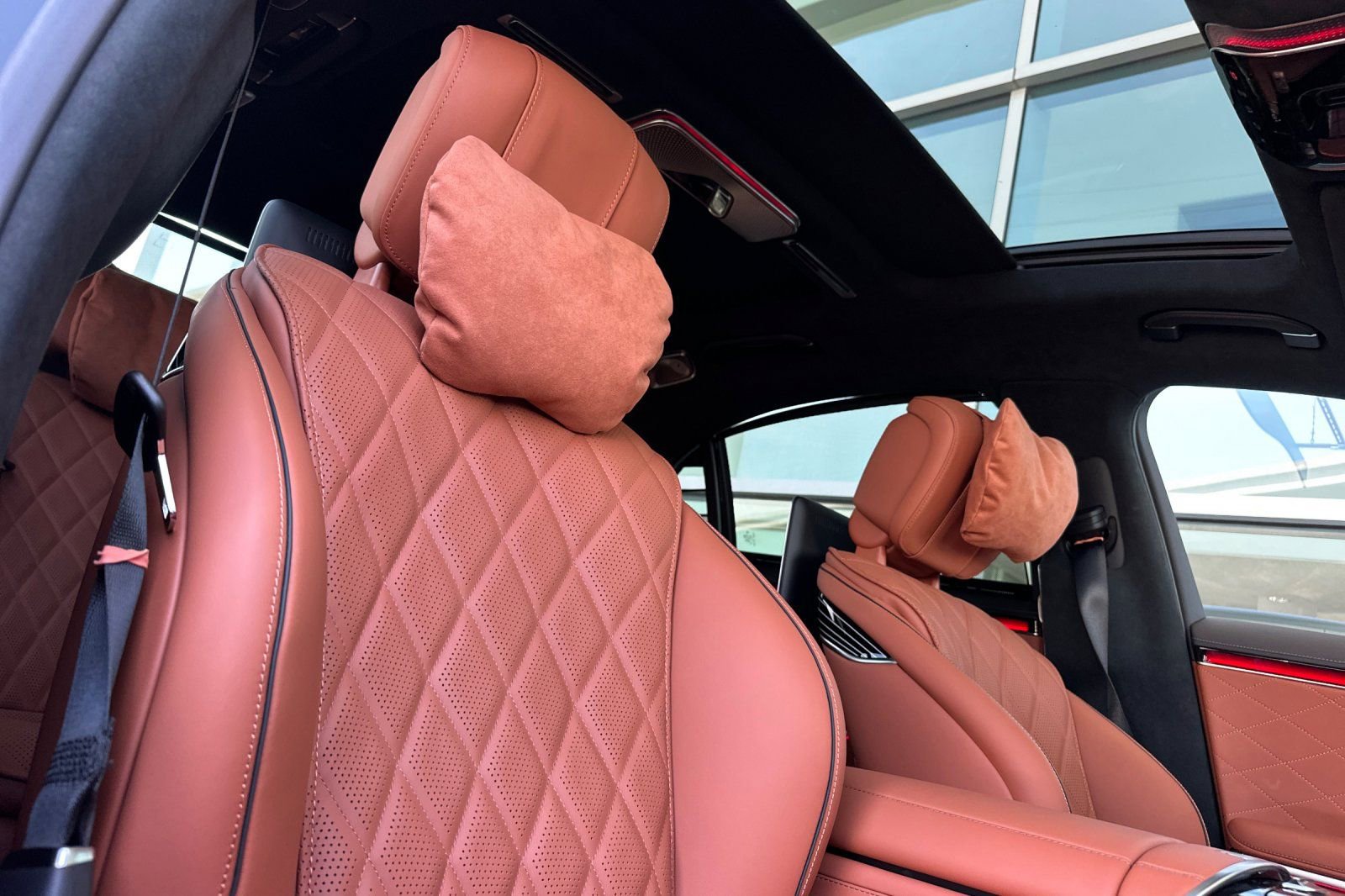 New 2025 Mercedes-Benz S 580 4MATIC Sedan image 3