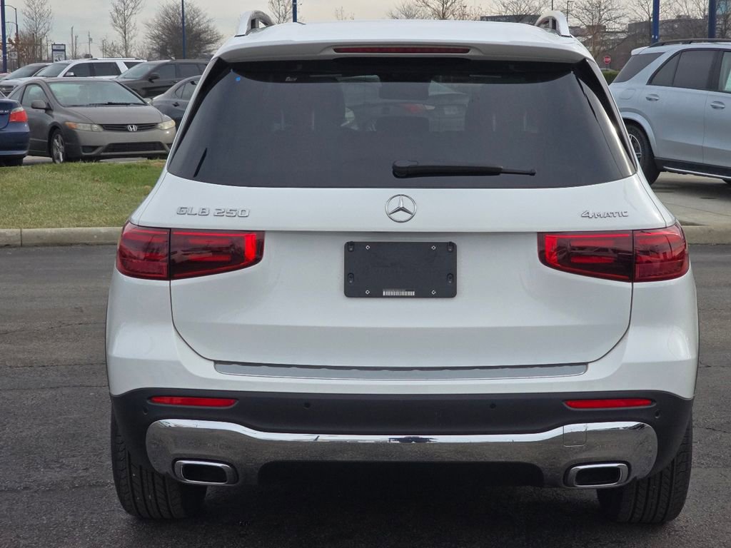 Used 2026 Mercedes-Benz GLB 250 4MATIC image 17