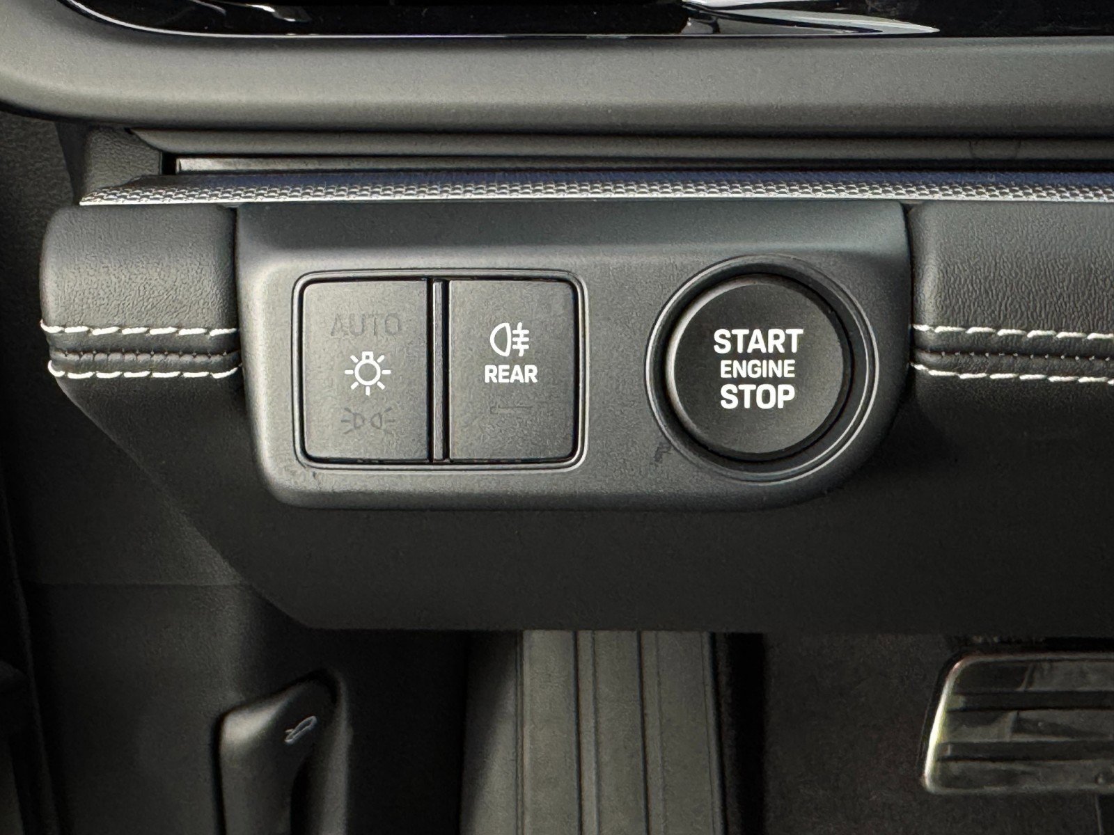 Used 2025 Porsche Panamera 4S AWD/4WD image 19