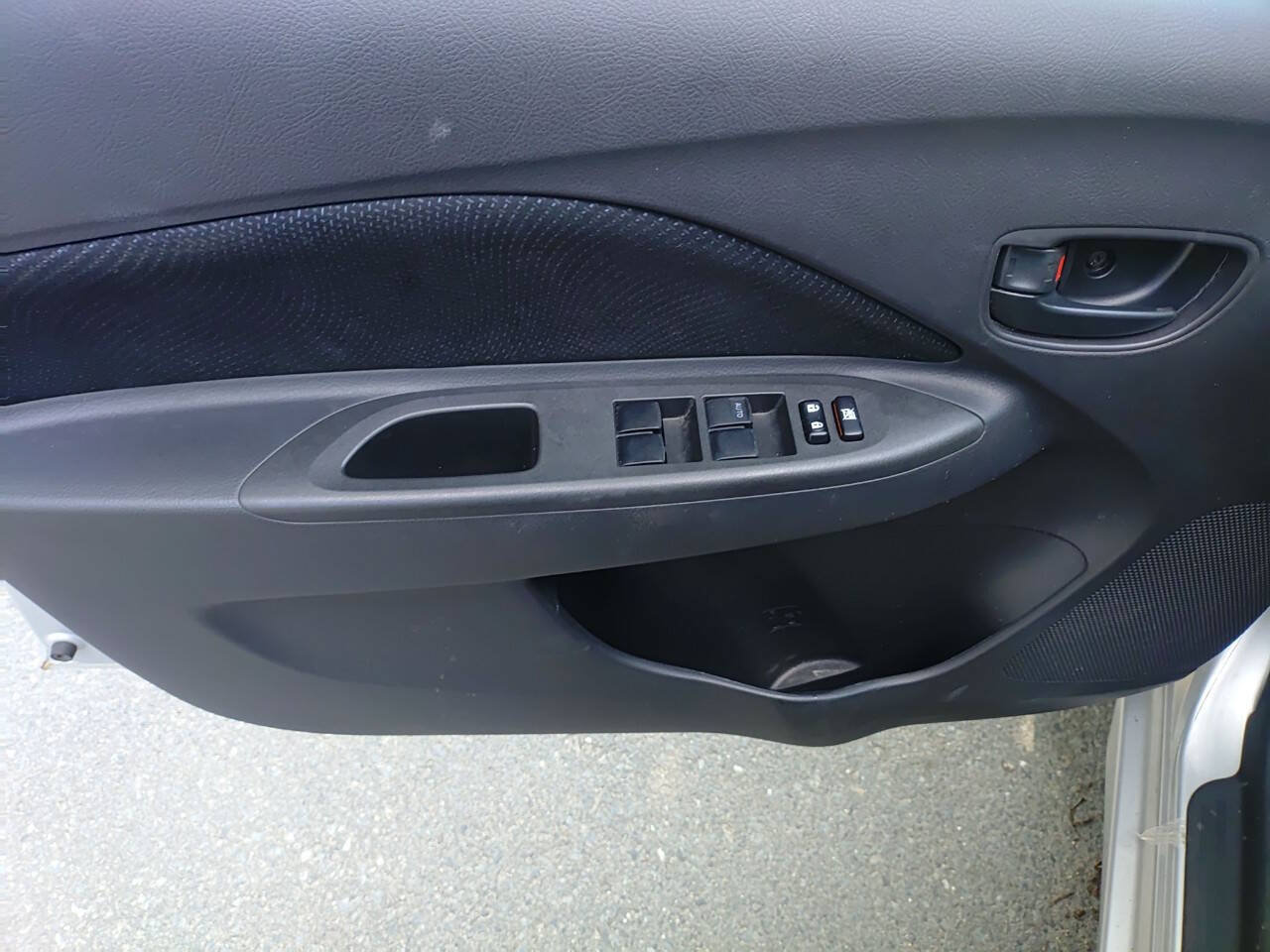 Used 2012 Toyota Yaris Sedan FWD image 12