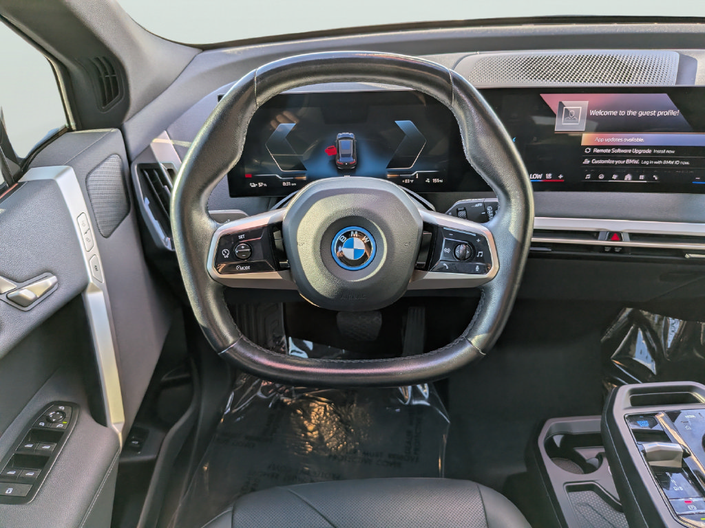 Used 2024 BMW iX xDrive50 w/ Sport Package AWD/4WD image 13