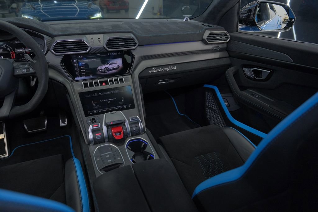 Used 2024 Lamborghini Urus Performante AWD/4WD image 59