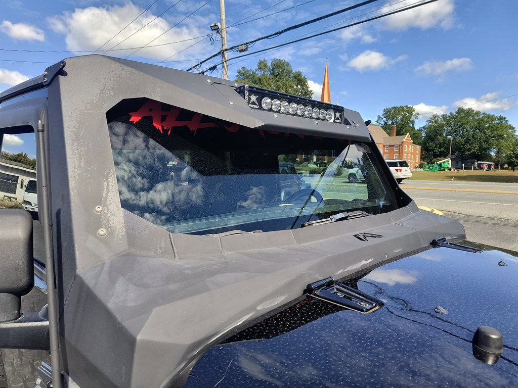 Used 2018 Jeep Wrangler Unlimited Sahara image 19