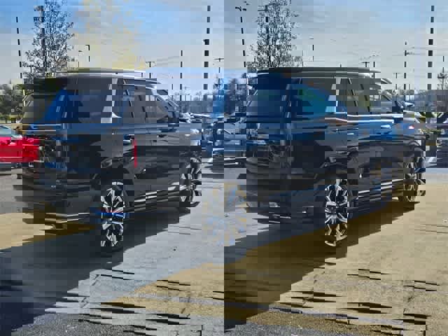 Used 2026 Cadillac Escalade Luxury w/ Touring Package image 7