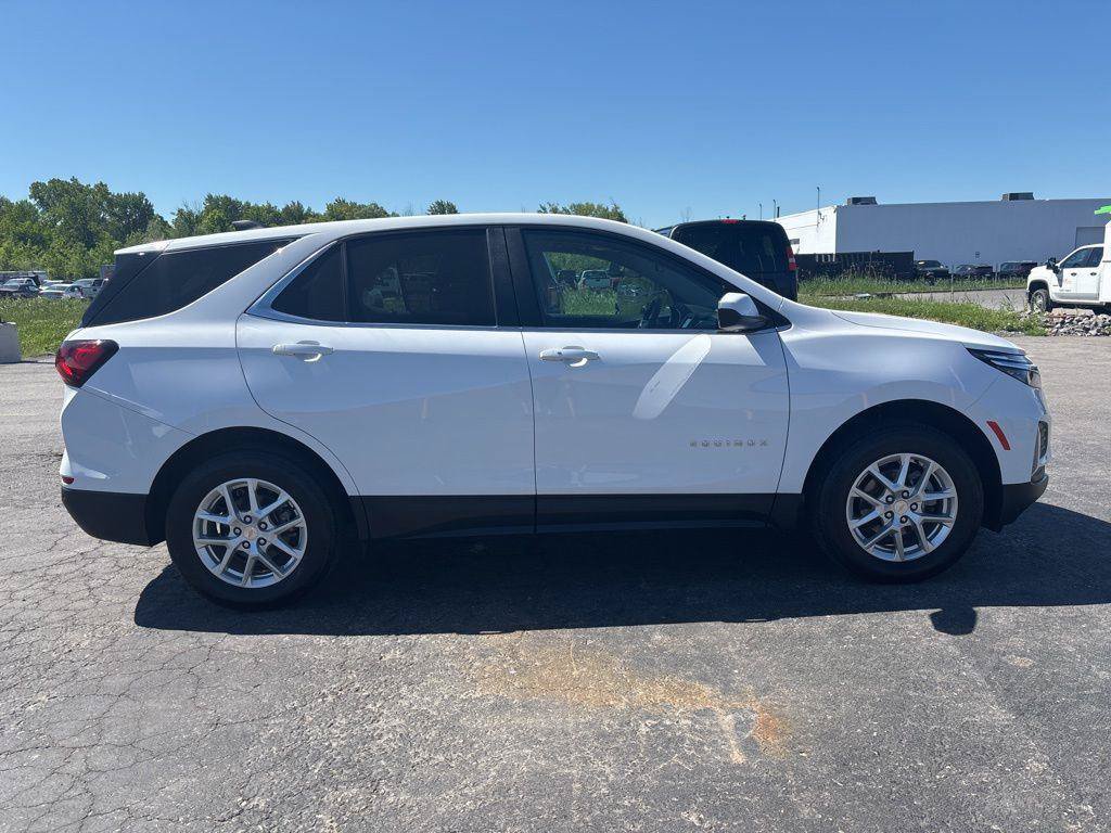 Used 2024 Chevrolet Equinox LT AWD/4WD image 8