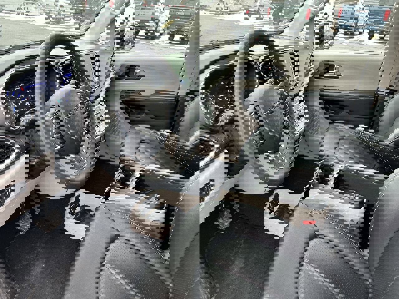 Used 2024 Chrysler Pacifica Touring-L image 23