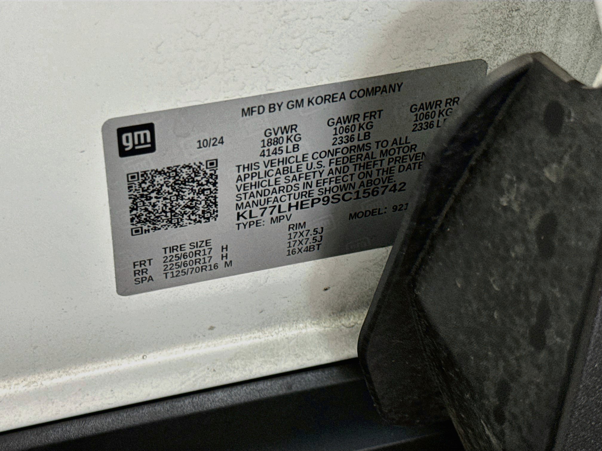 Used 2025 Chevrolet Trax LT FWD image 12