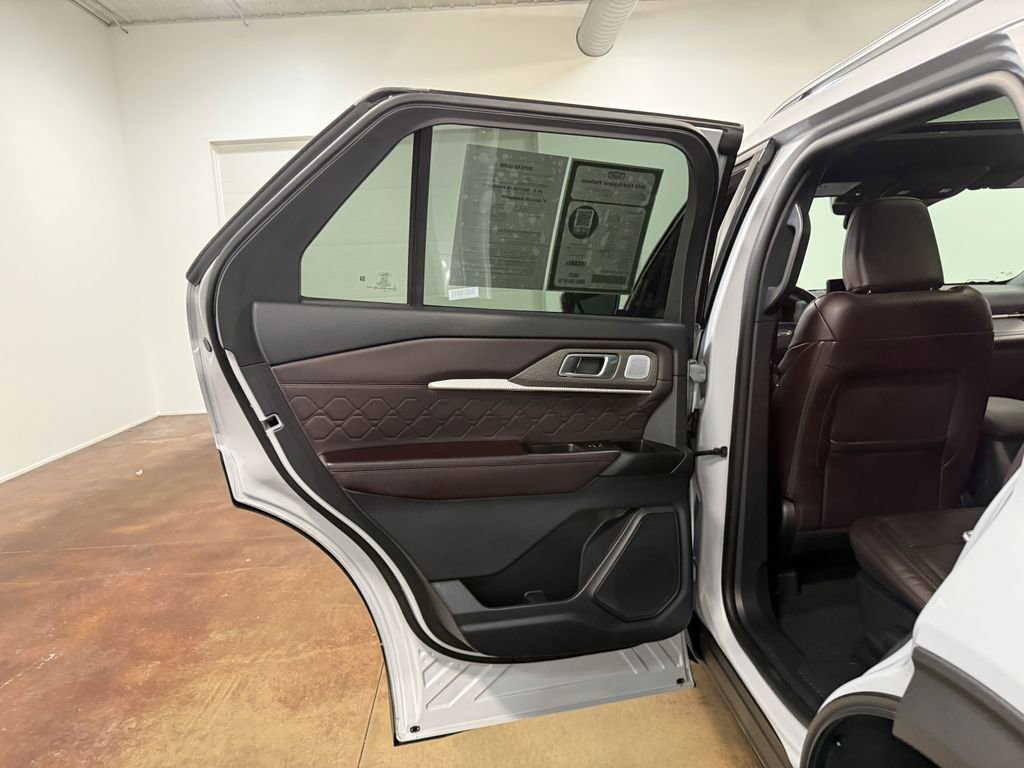 Used 2025 Ford Explorer Platinum w/ LUX Leather Package image 46