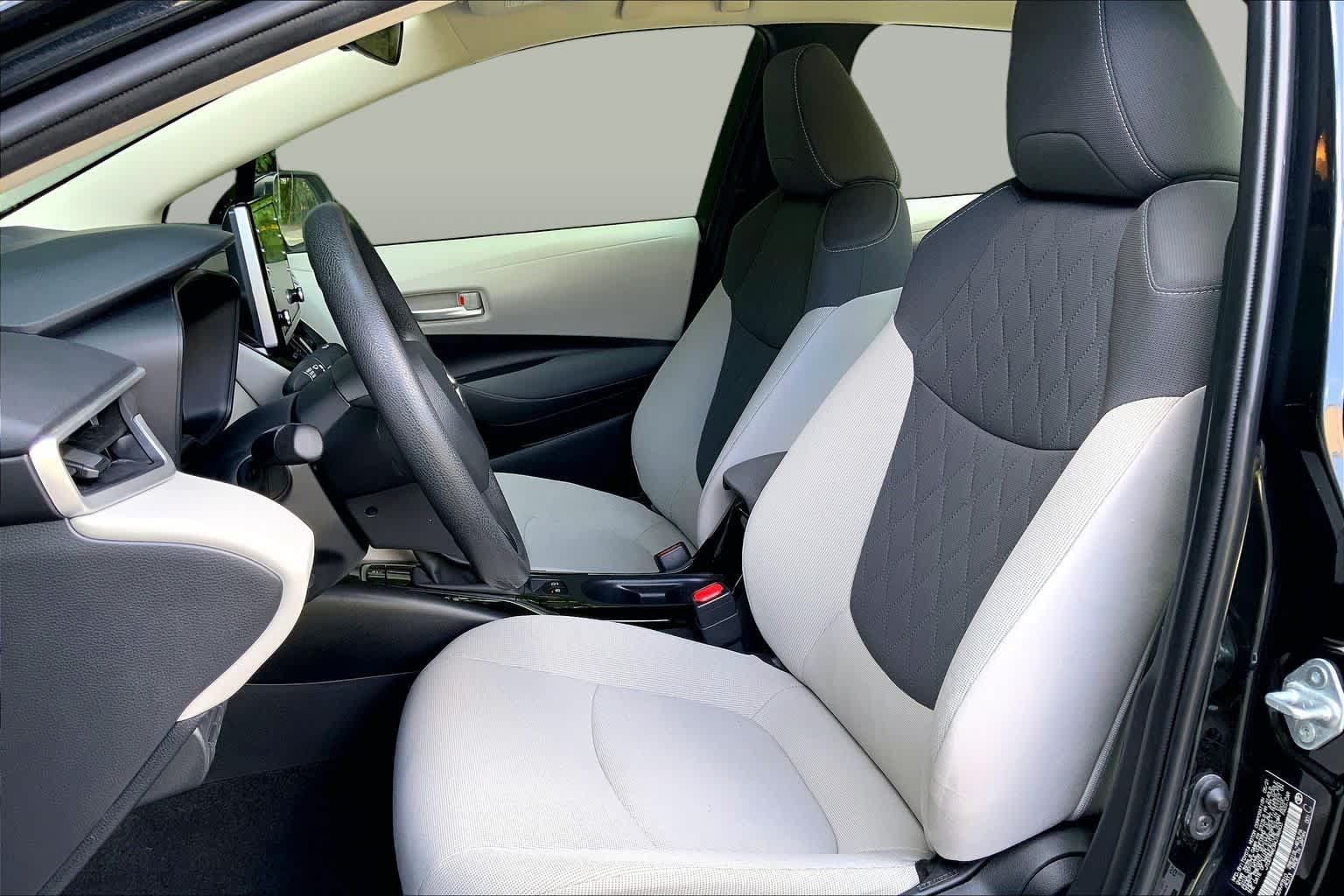 Used 2021 Toyota Corolla LE FWD image 9