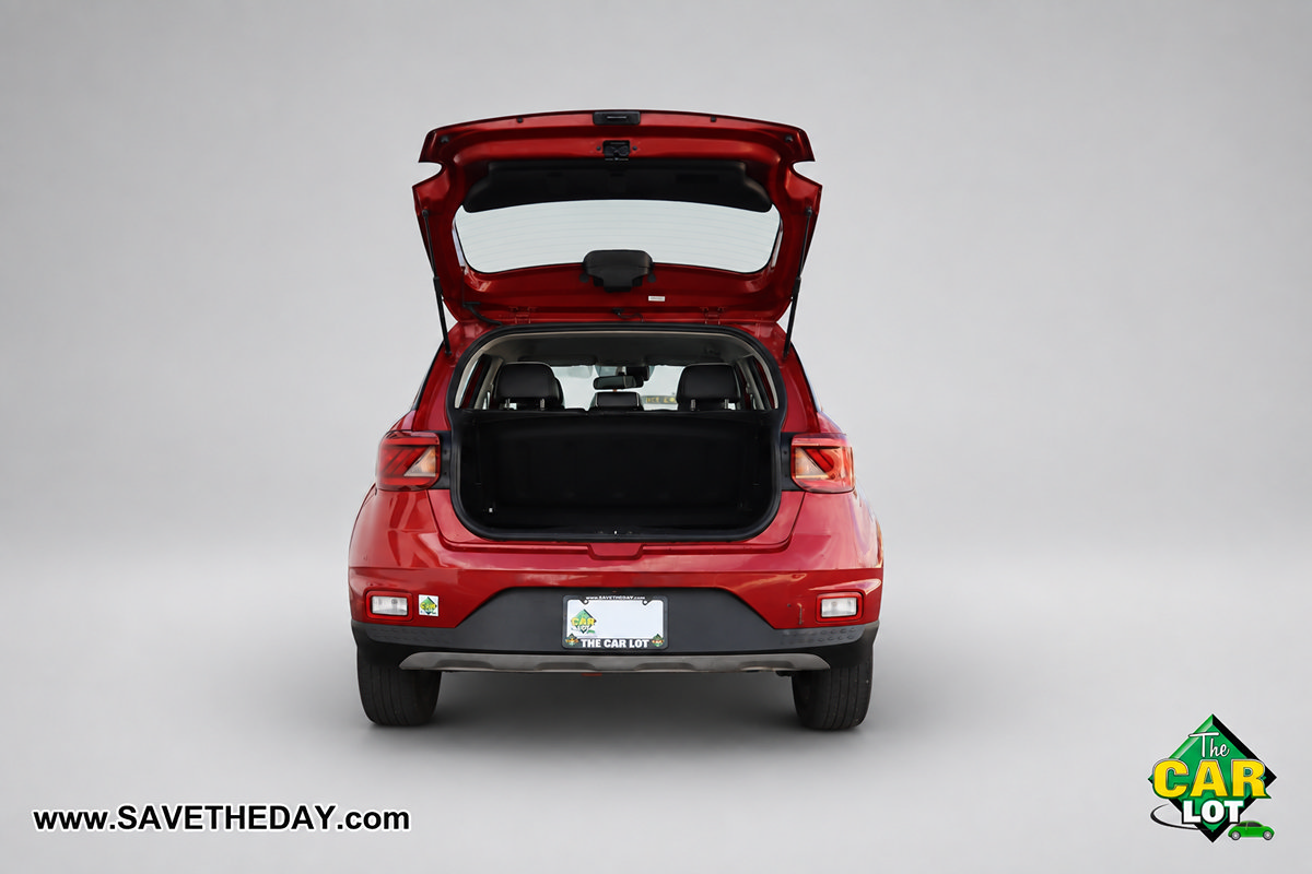 Used 2022 Hyundai Venue Limited FWD image 12