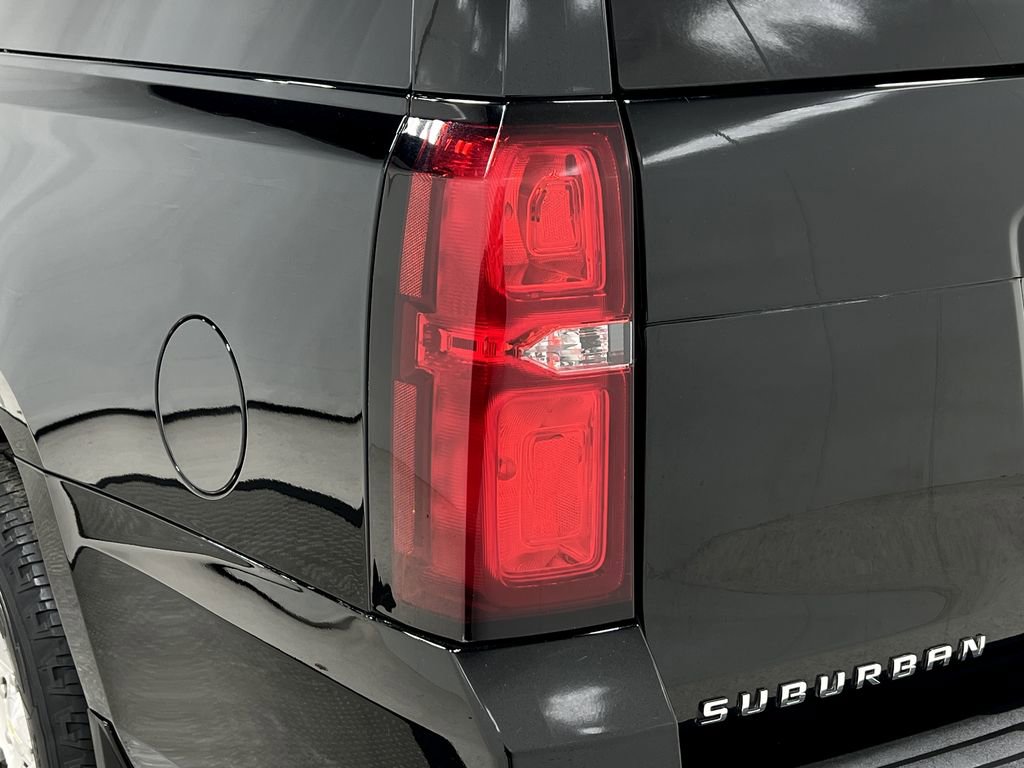 Used 2018 Chevrolet Suburban LT image 36