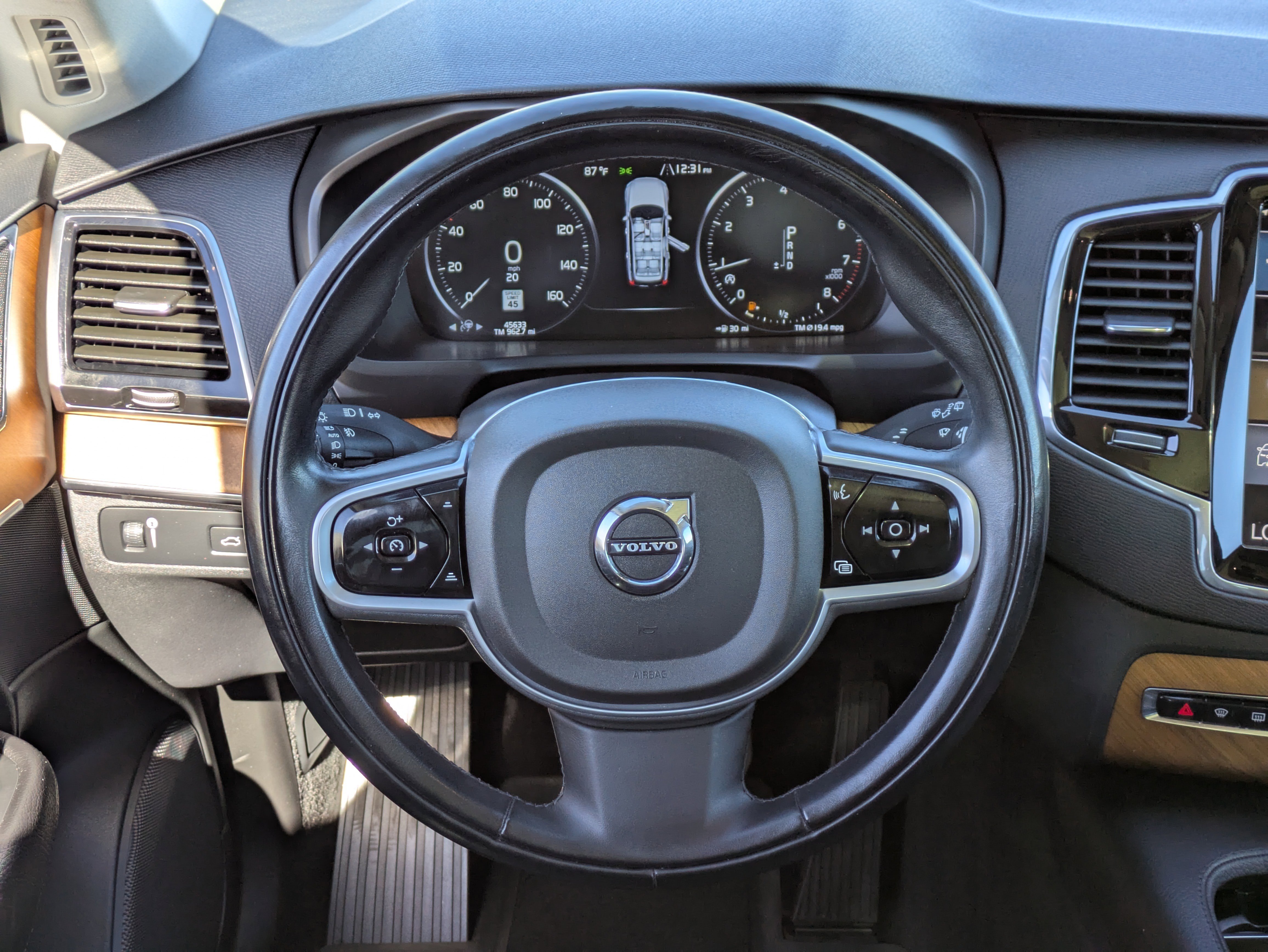 Used 2022 Volvo XC90 T5 Momentum w/ Advanced Package image 22