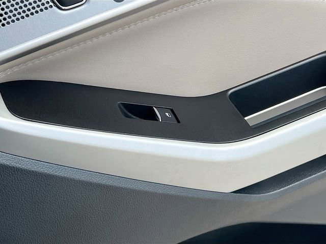 Used 2021 Ford Explorer Limited w/ Equipment Group 301A image 32