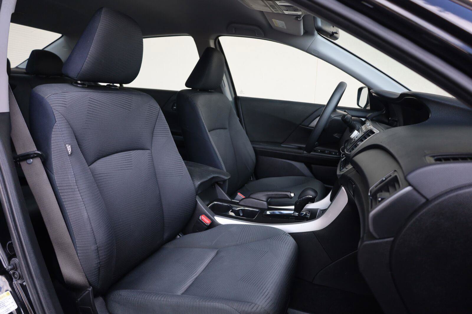 Used 2015 Honda Accord LX image 27