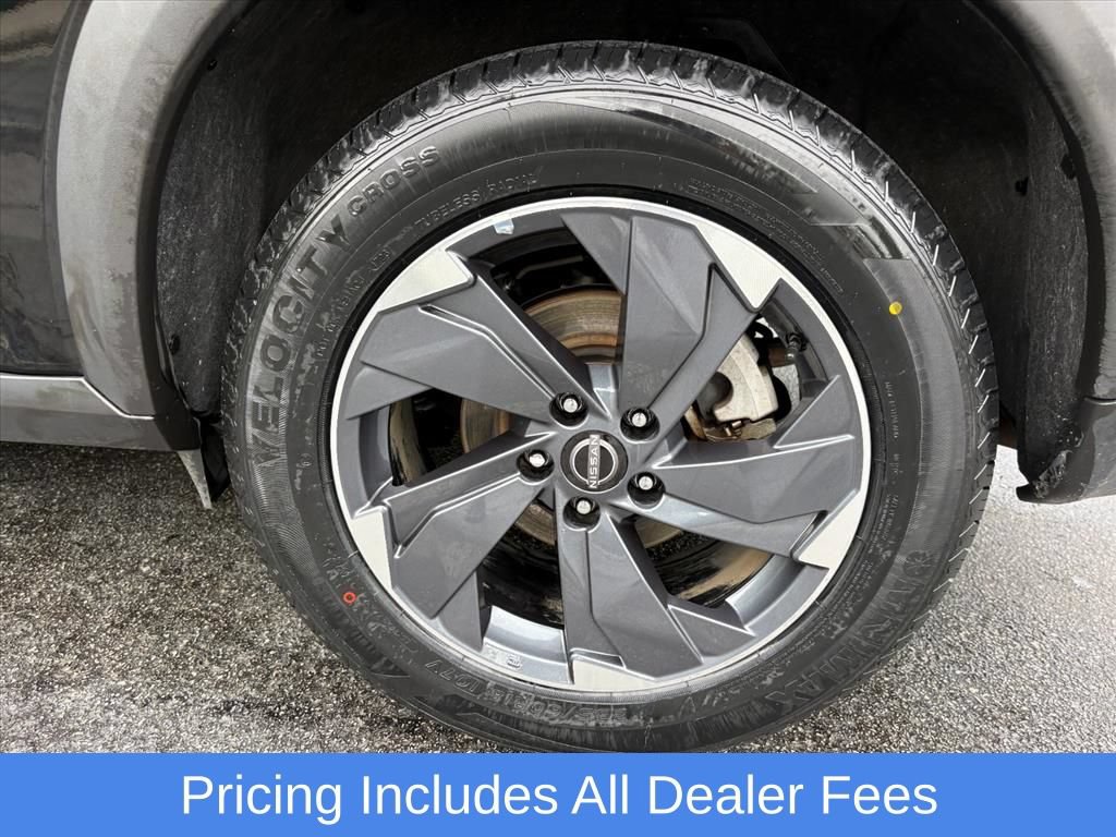 Certified 2025 Nissan Rogue SV FWD image 27