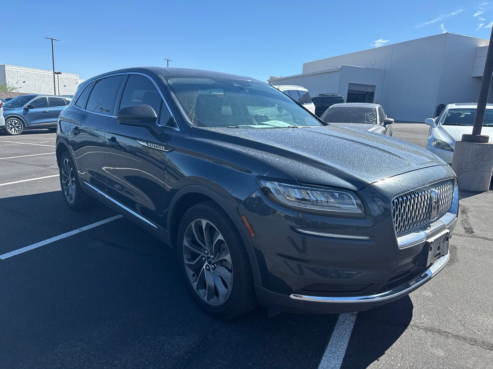 Used 2023 Lincoln Nautilus Reserve w/ Luxury Package AWD/4WD image 3