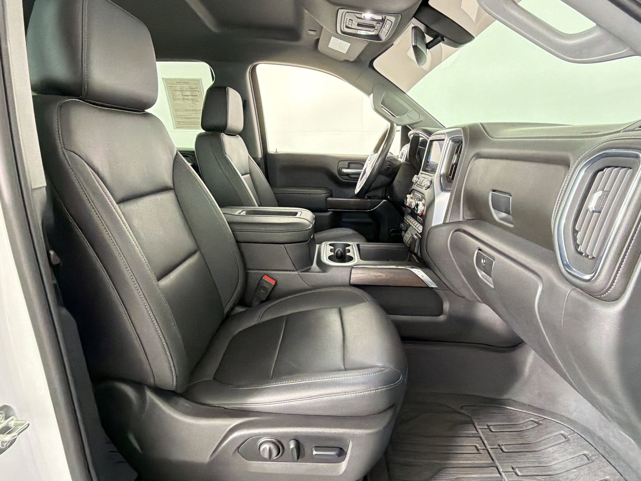 Used 2021 GMC Sierra 1500 SLT w/ SLT Premium Package image 29