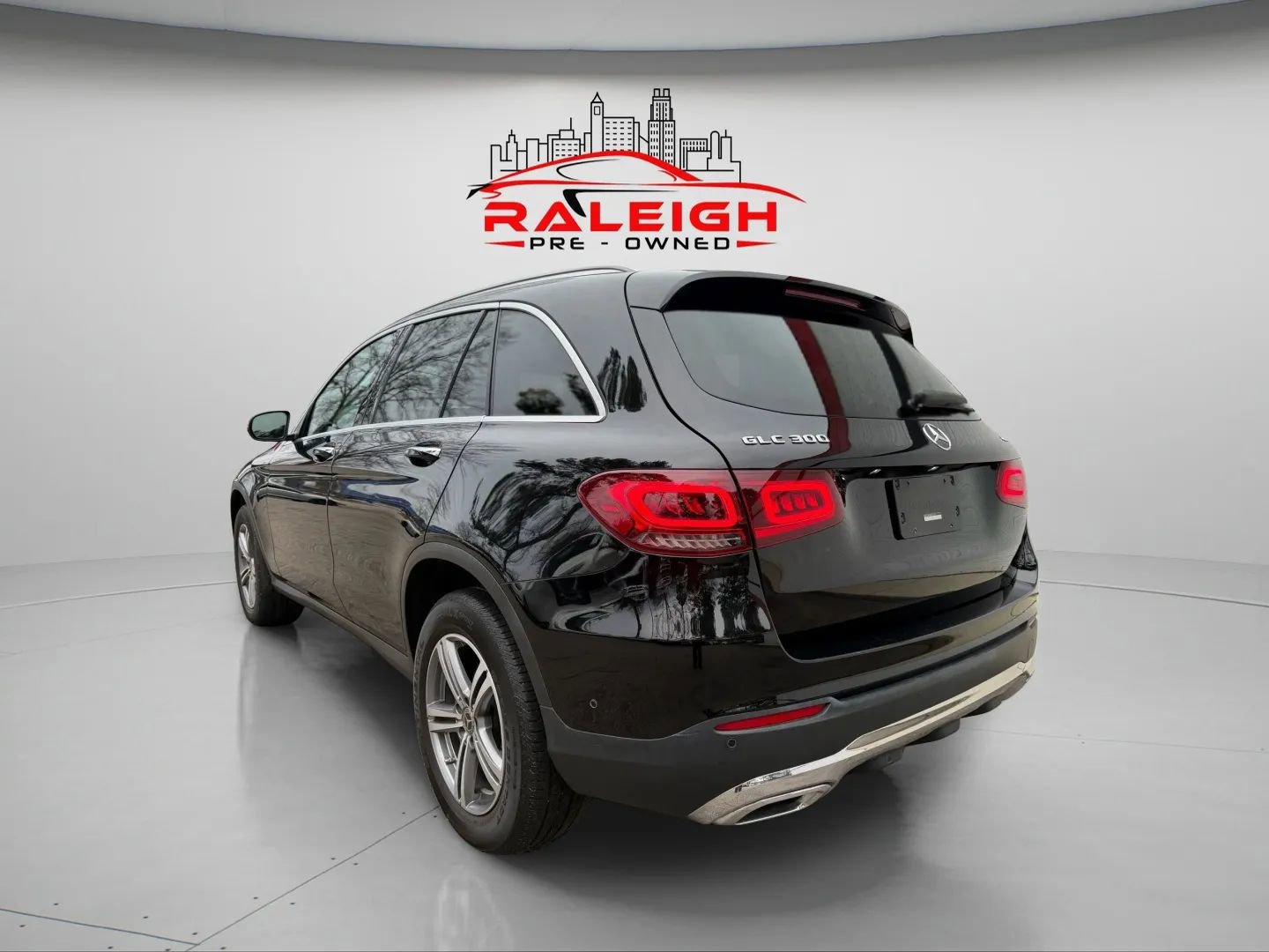 Used 2021 Mercedes-Benz GLC 300 4MATIC image 7