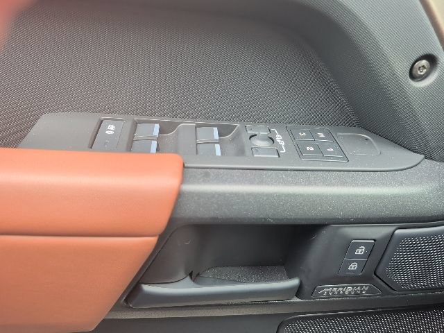 Certified 2025 Land Rover Defender 110 AWD/4WD image 9