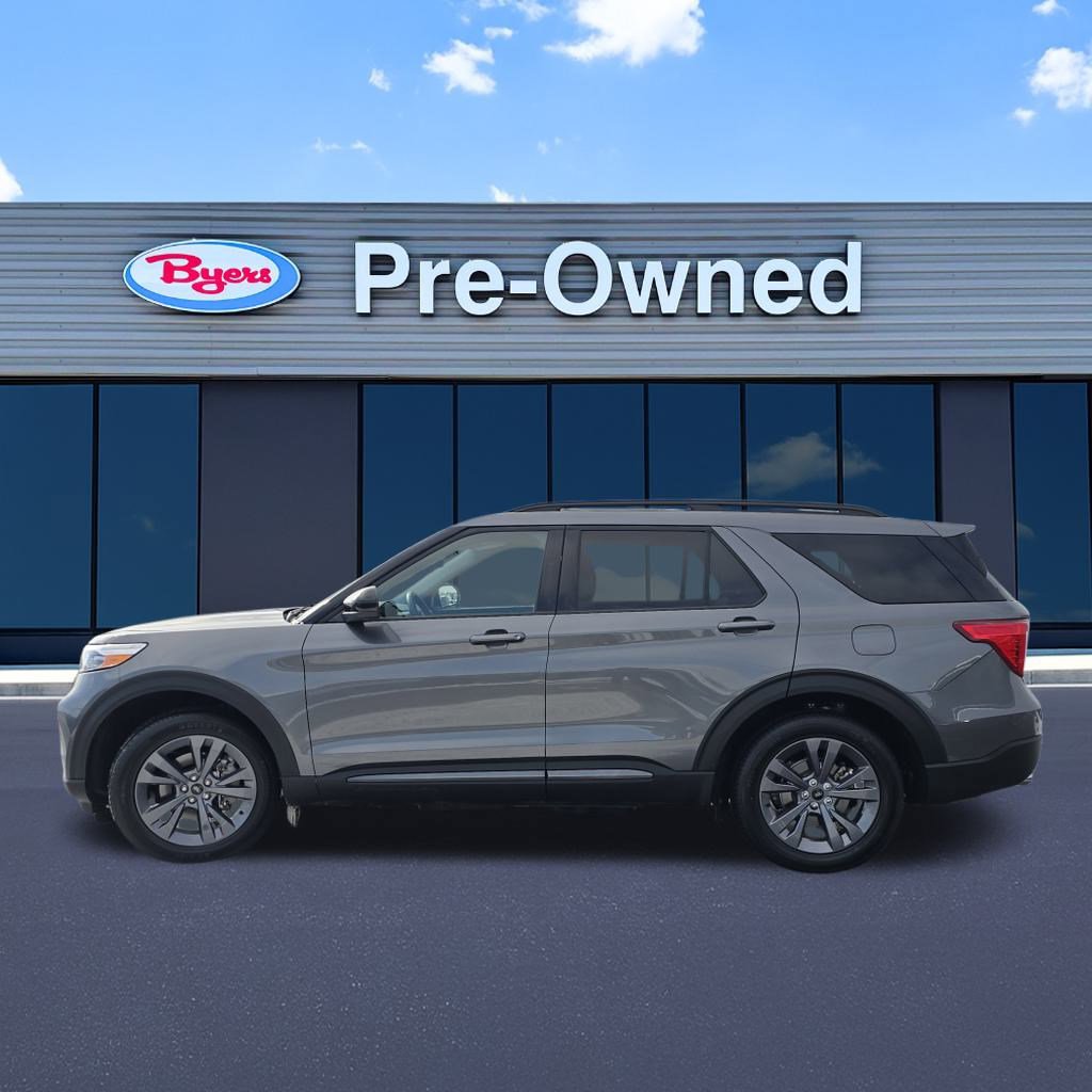 Used 2024 Ford Explorer XLT w/ Equipment Group 202A image 4