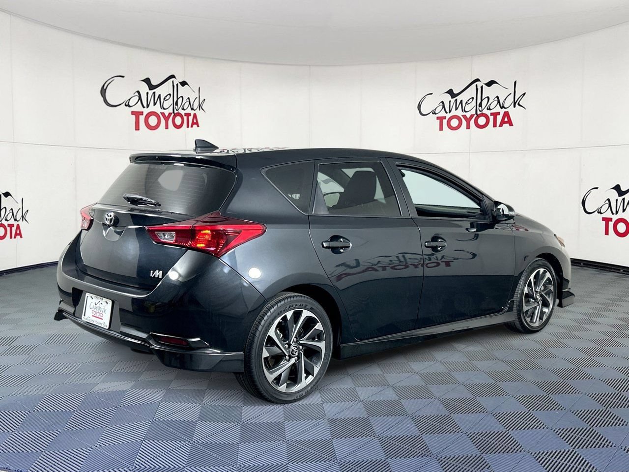Used 2017 Toyota Corolla iM FWD image 8