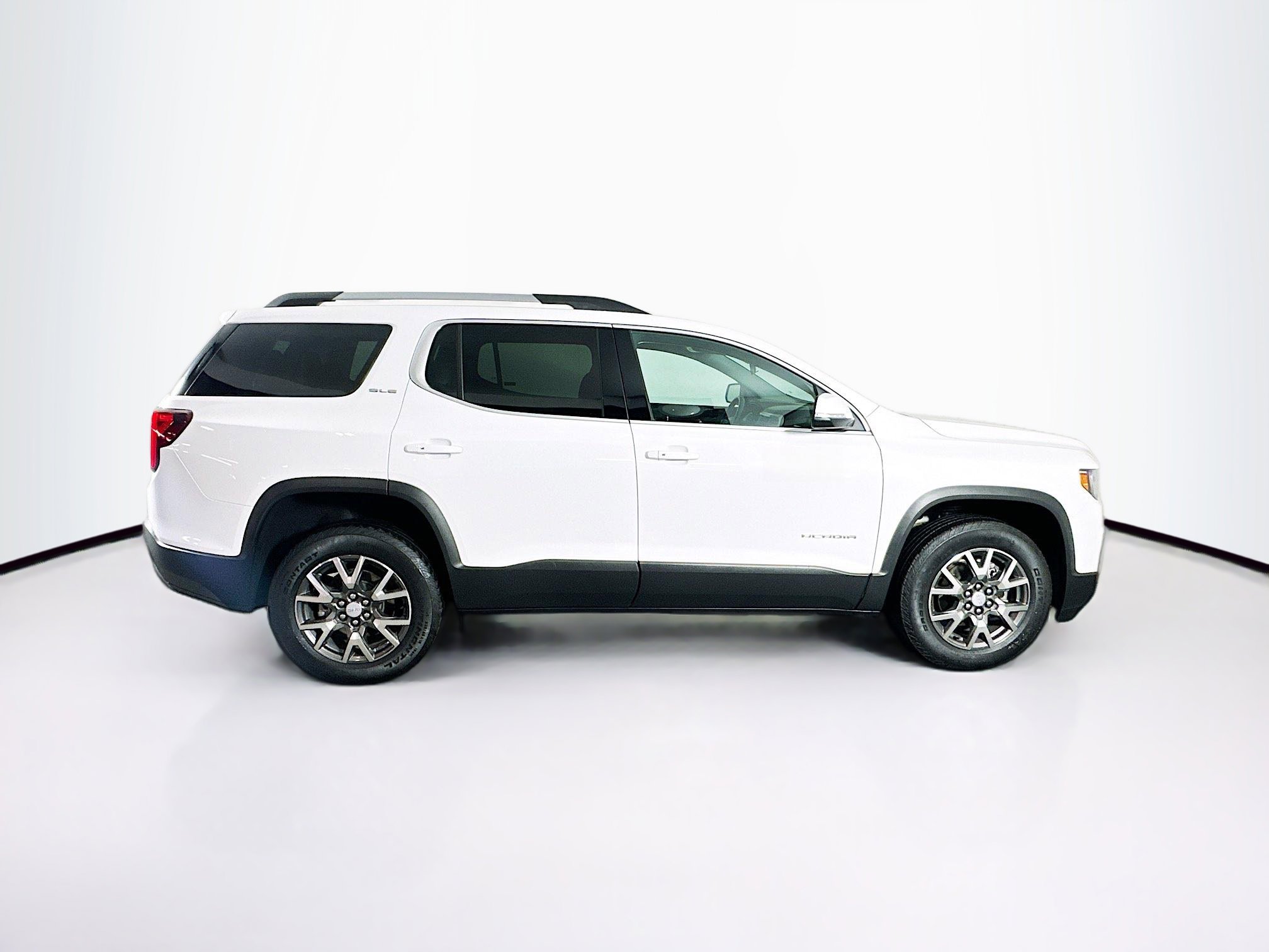 Used 2023 GMC Acadia SLE w/ Driver Convenience Package image 10