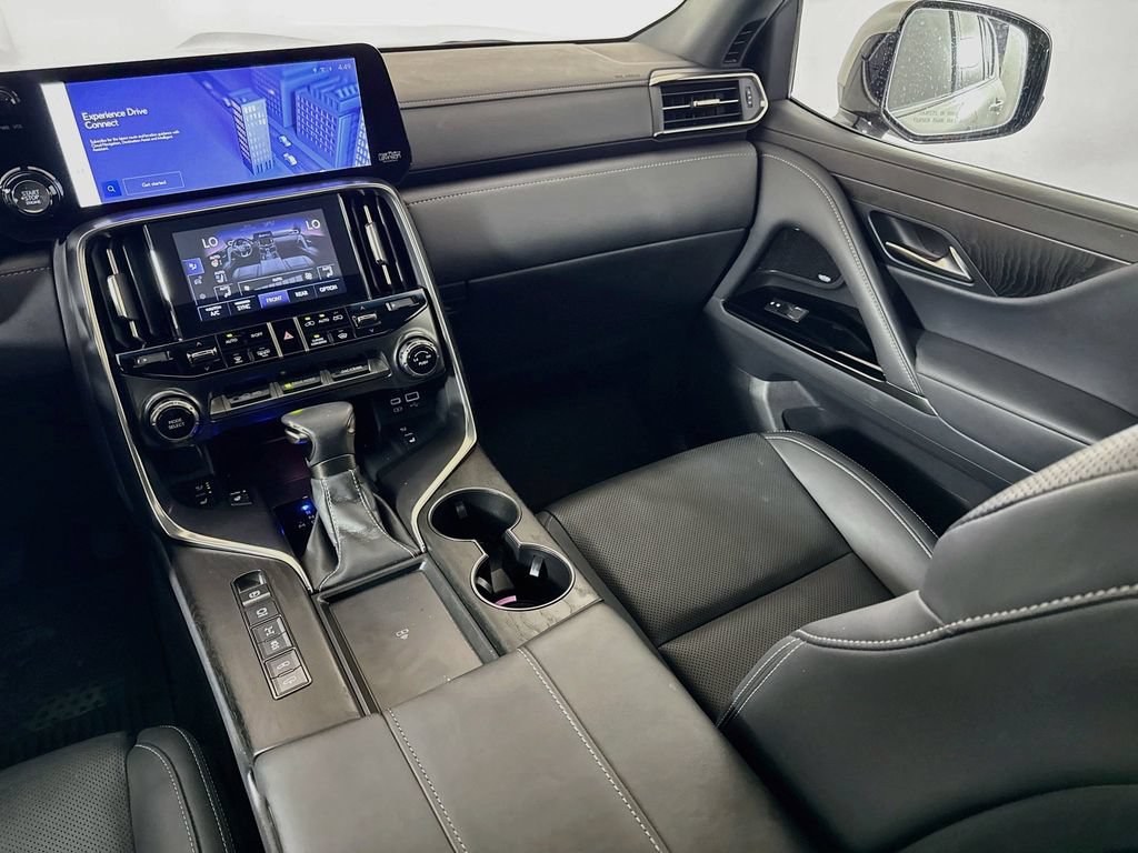 Certified 2024 Lexus LX 600 4WD w/ Luxury Package image 25