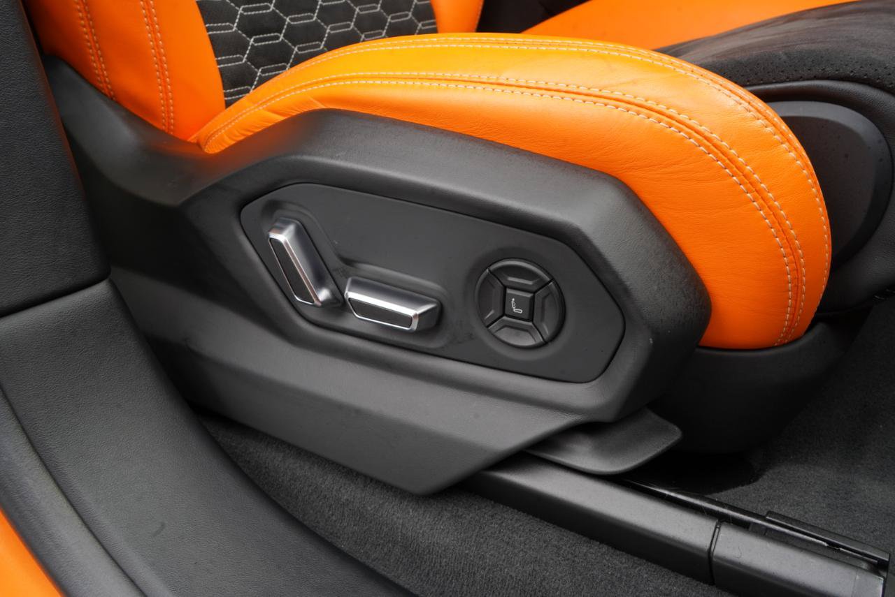 Used 2022 Lamborghini Urus AWD/4WD image 63