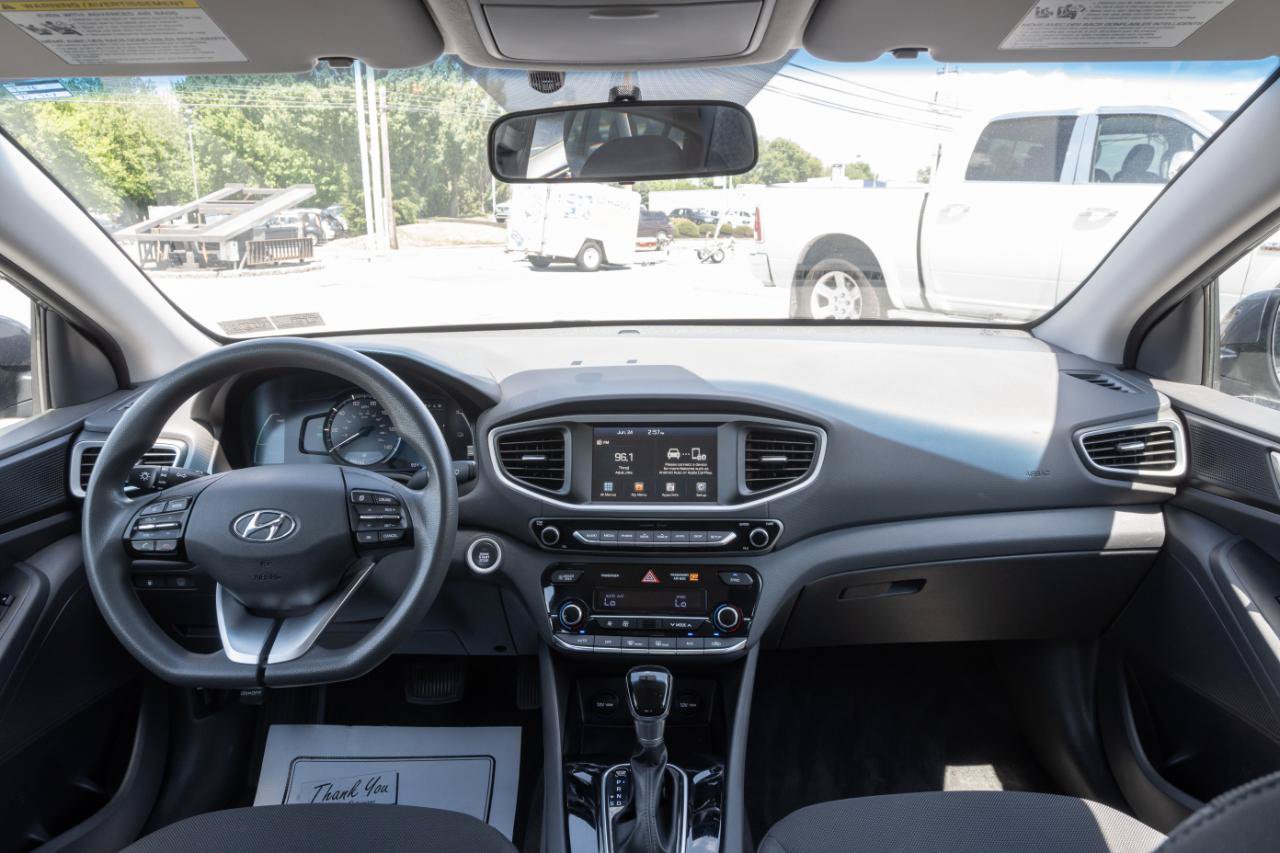 Used 2018 Hyundai Ioniq Blue FWD image 2
