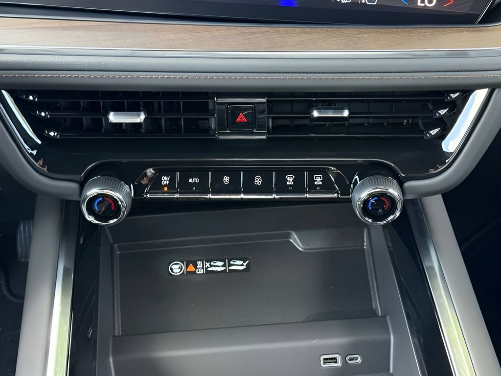 New 2026 Chevrolet Tahoe High Country AWD/4WD image 22