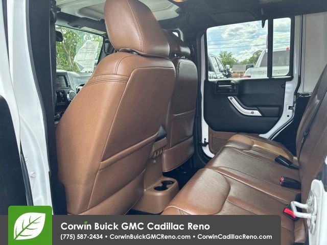 Used 2016 Jeep Wrangler Unlimited Sahara w/ Connectivity Group AWD/4WD image 26