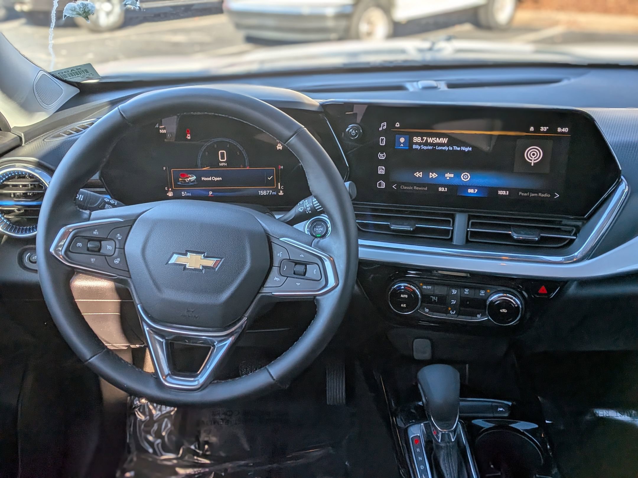 Certified 2025 Chevrolet Trax LT w/ LT Convenience Package image 18