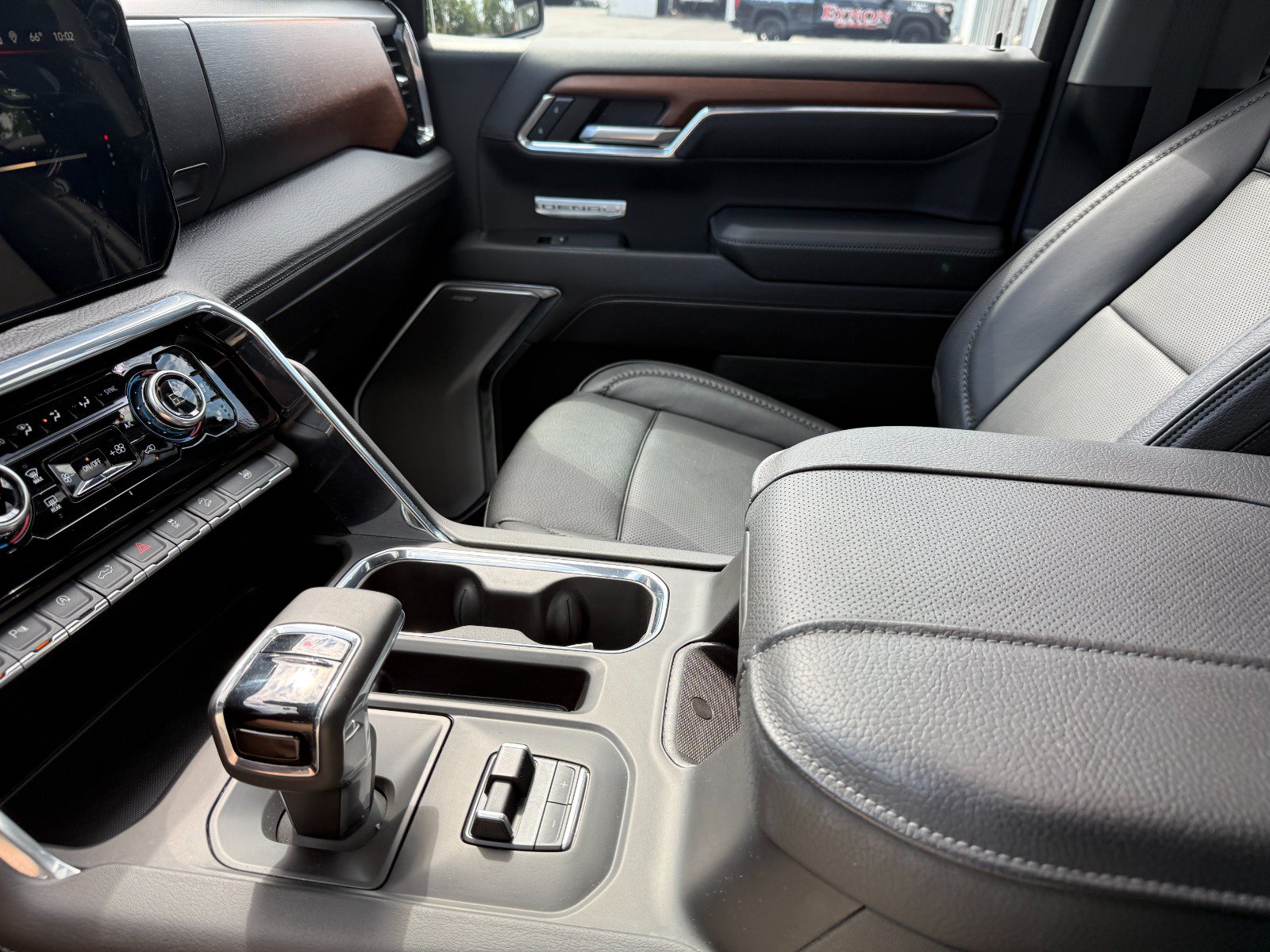 Used 2023 GMC Sierra 1500 Denali AWD/4WD image 36