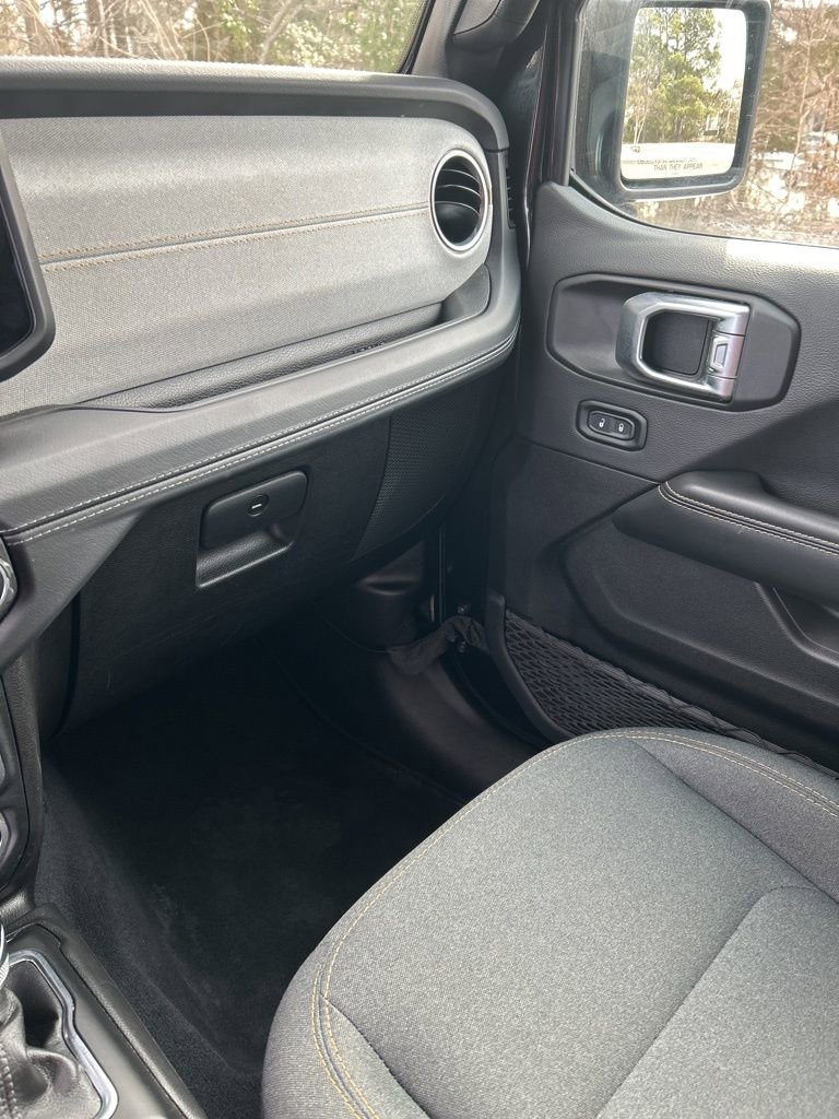 Used 2024 Jeep Wrangler Sahara image 25