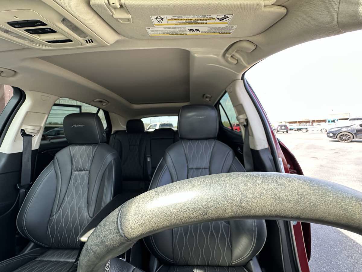 Used 2021 Buick Envision Avenir w/ Technology Package II image 9