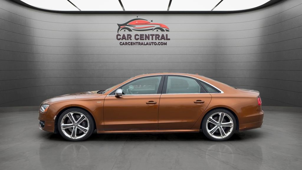 Used 2014 Audi S8 image 2