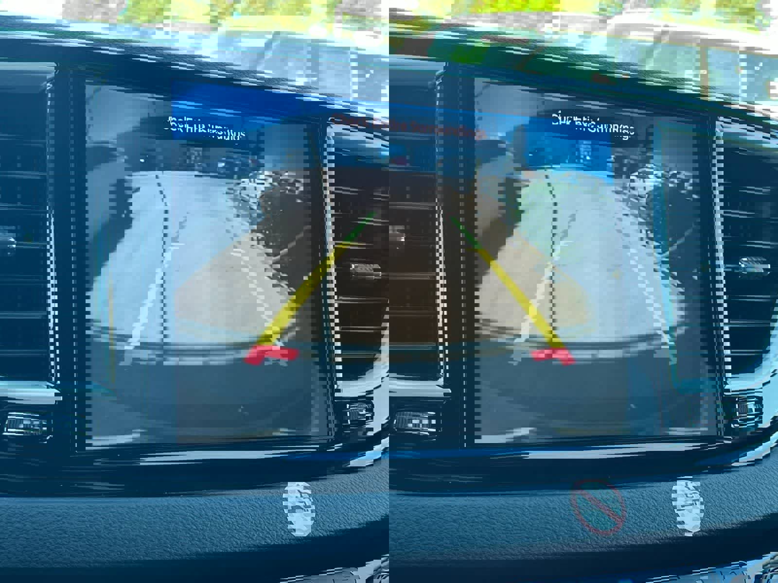 Used 2023 Chrysler Pacifica Touring-L image 21