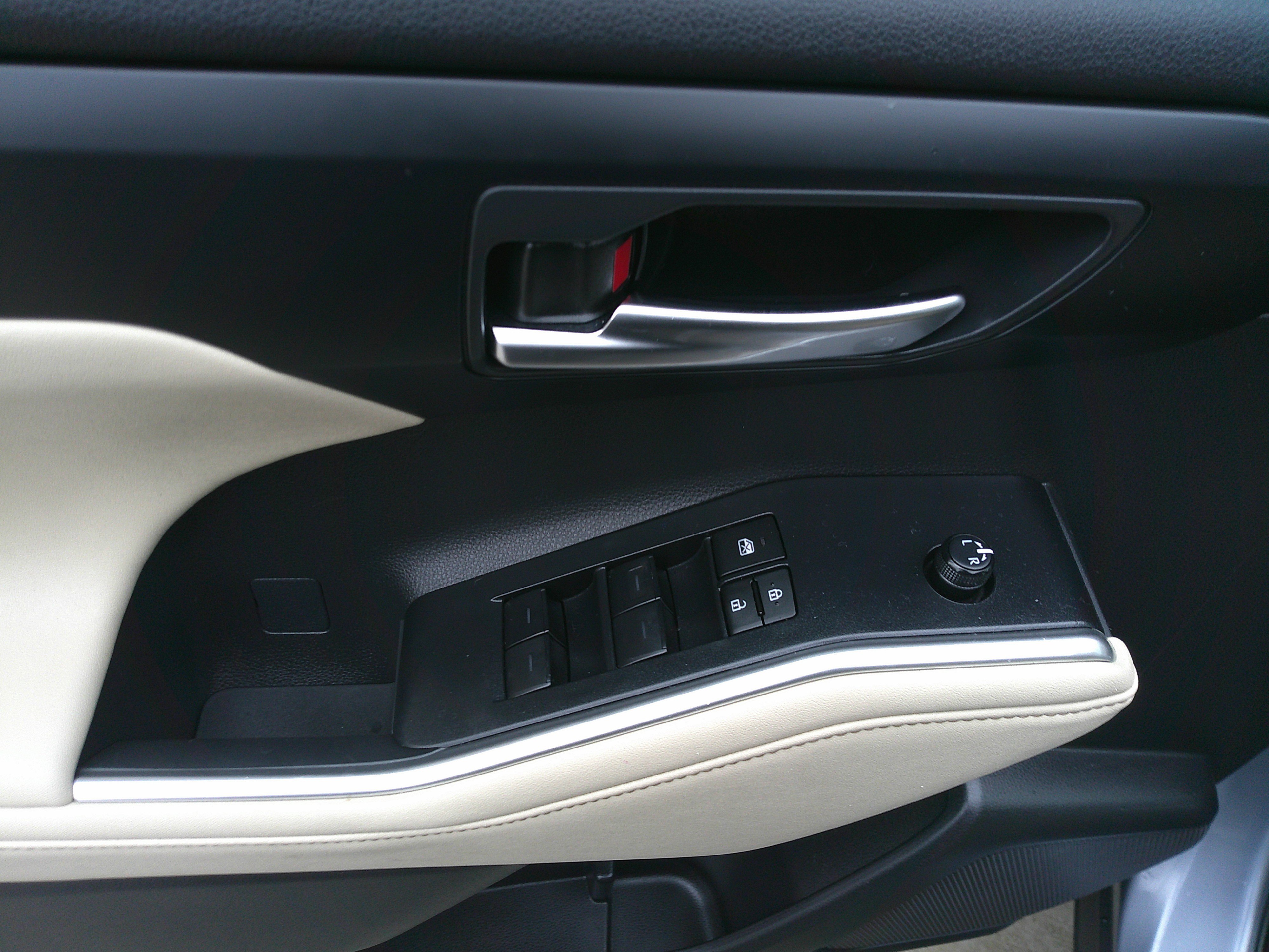 Used 2024 Toyota Highlander XLE image 18