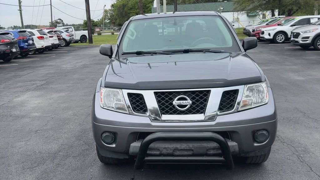 Used 2019 Nissan Frontier SV image 3