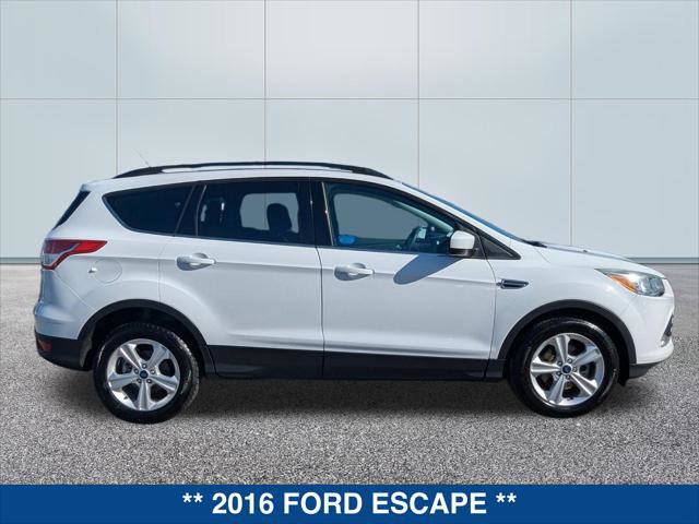 Used 2016 Ford Escape SE w/ Equipment Group 201A FWD image 6
