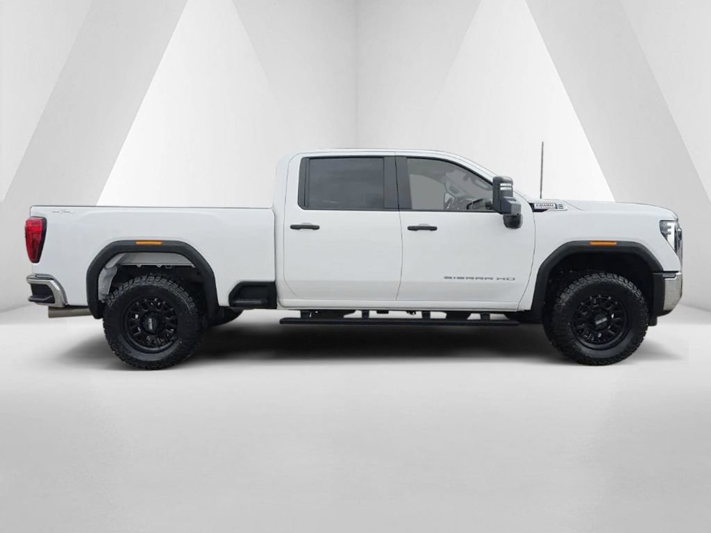 Used 2025 GMC Sierra 2500 Pro w/ Convenience Package image 4