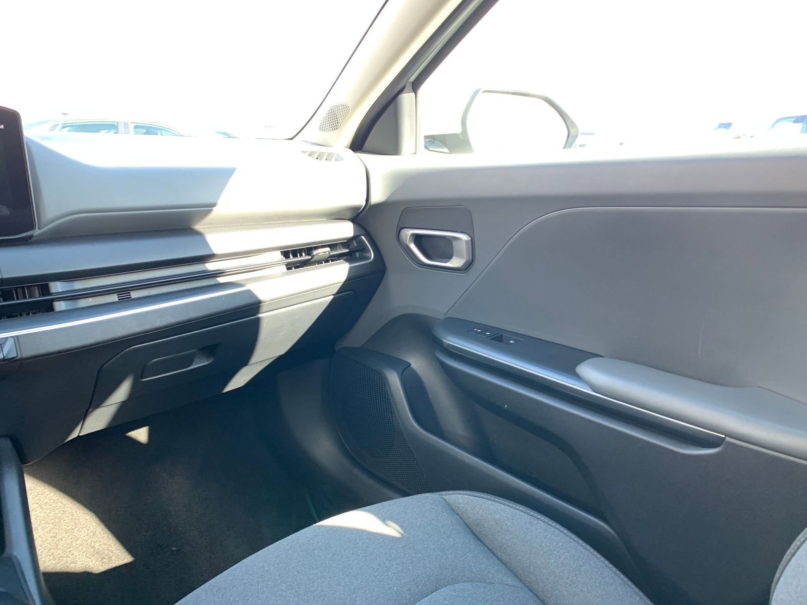 Used 2025 Kia K4 LXS image 35